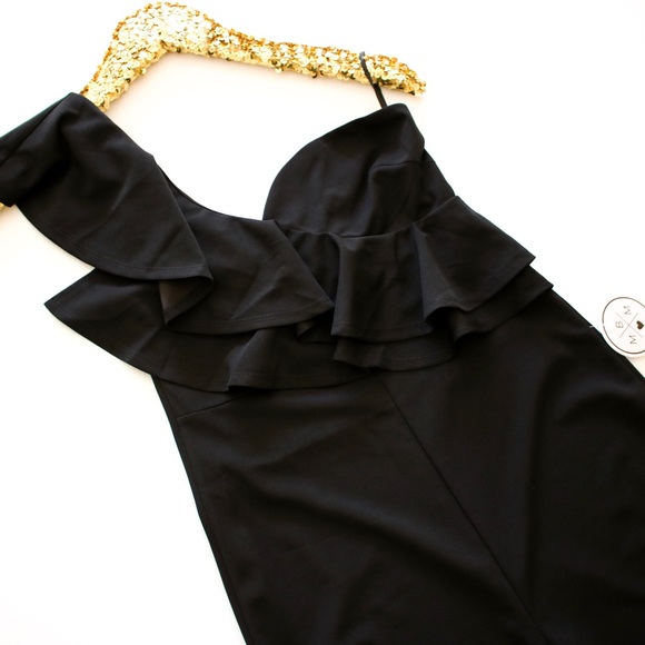 Black One Shoulder Ruffle Side Solid Jumpsuit - Picture 6 of 8